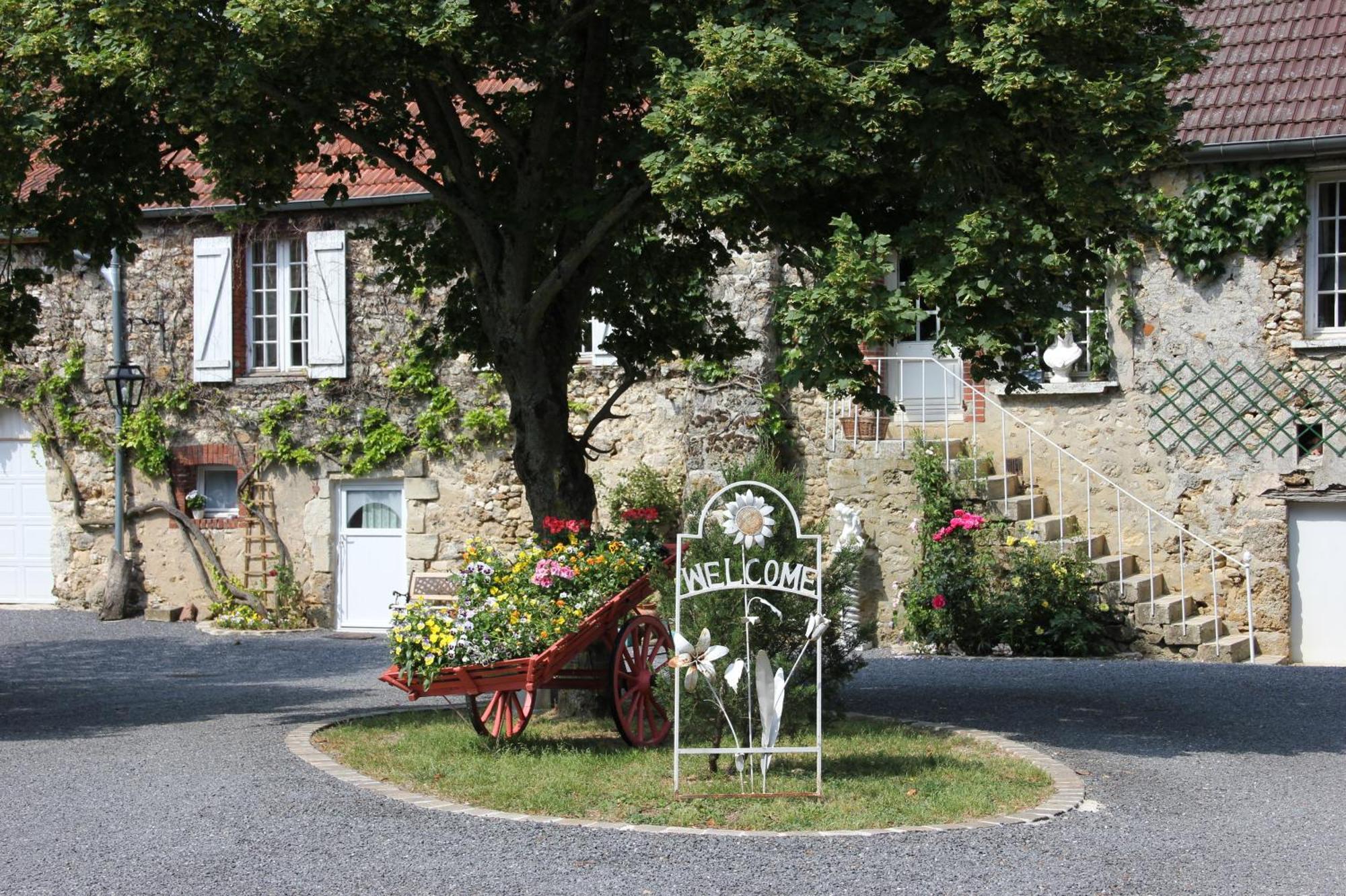 Domaine Du Moulin De L'Etang Bed & Breakfast Chatillon-sur-Marne Exterior photo